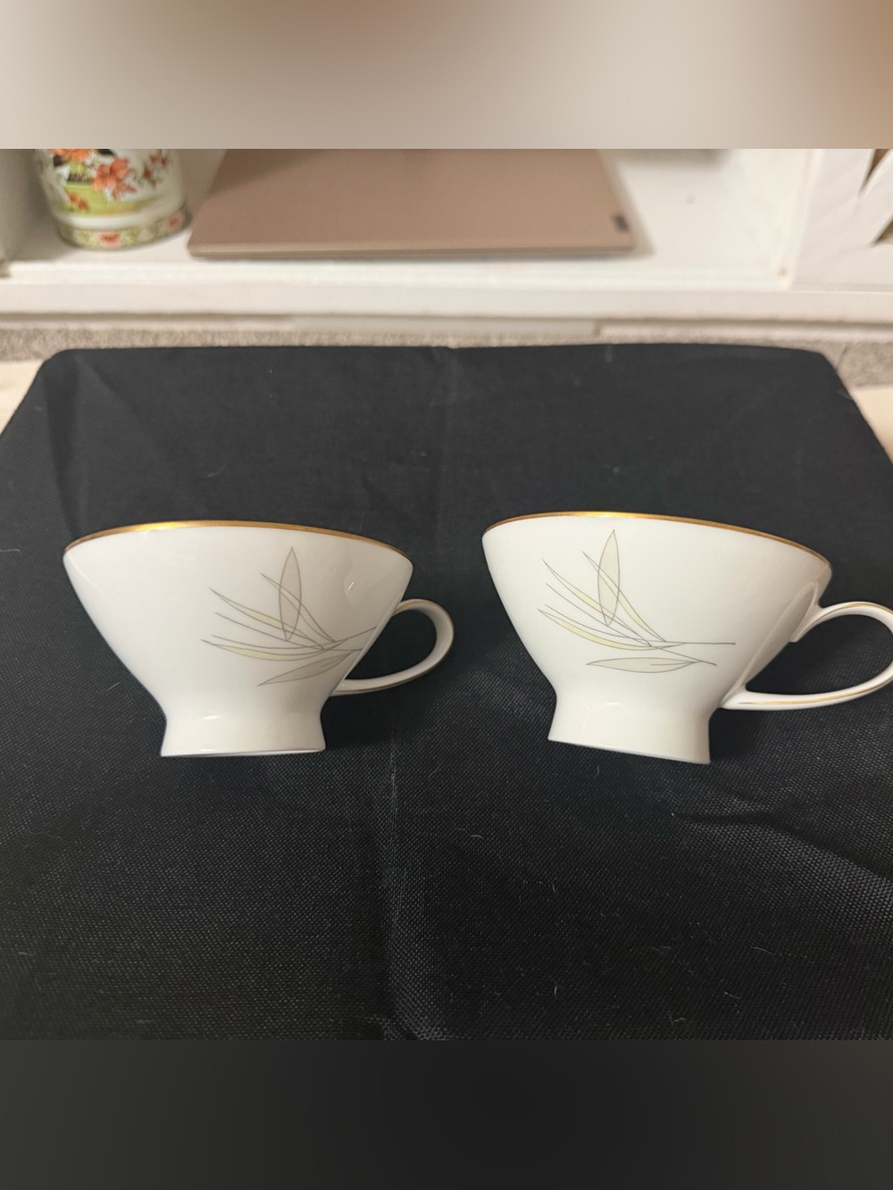 Vintage  pair of Rosenthal "Form 2000" porcelain teacups from Germany 1950